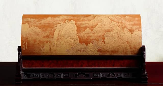 留青竹刻云山晴晓臂搁
